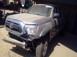 2014 TOYOTA TACOMA, SILVER, PRE-RUNNER, CREW CAB, 4.0L, AT, 2WD.  Z26462
